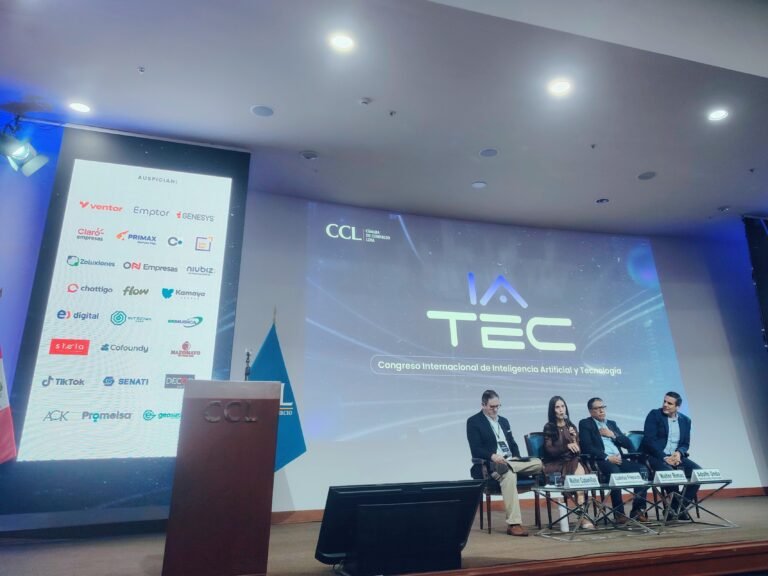 Panel en el Congreso Internacional de Inteligencia Artificial y Tecnología IA TEC de la CCL