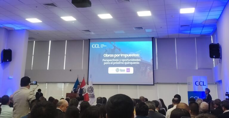 Auditorio del foro «Obras por Impuestos: perspectivas y oportunidades para el próximo quinquenio» en la CCL
