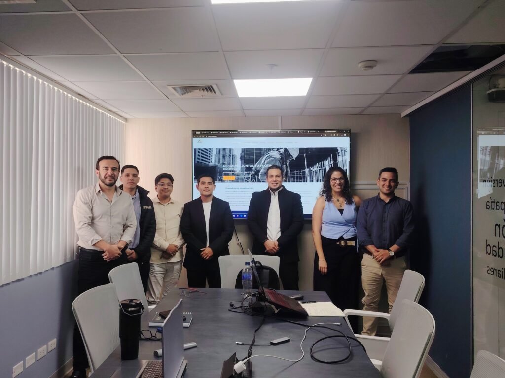 Reunión de trabajo entre los equipos de PORTA Construction Management y Valtana